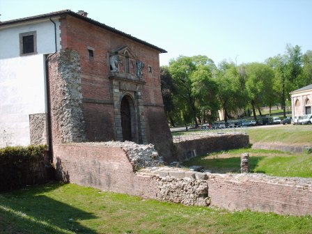 La porta medievale di S.Donato 