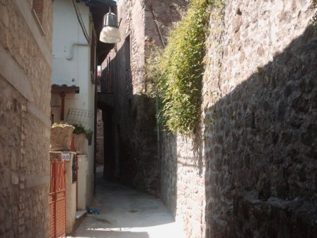 Un vicolo del borgo medievale di Minucciano