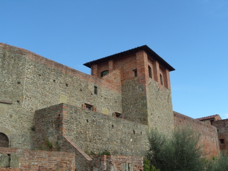 Mura esterne della fortezza del Cerruglio