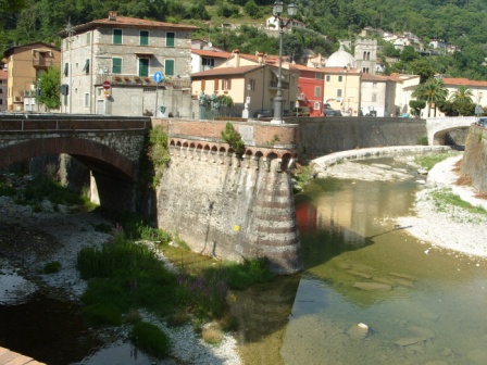 La confluenza dei torrenti Serra e Vezza 