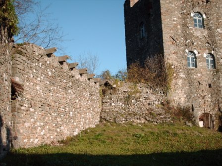 Le mura della Rocca